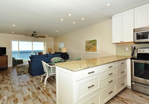 Siesta Key - Gulf-Front Retreat - 2 BR – Free Boat Docks - Upscale