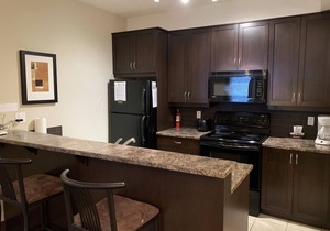 Silver Rock Condos. Great Location. AC