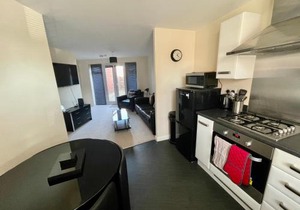 Silver Stag Properties, Comfy 2 BR Home in Ashby