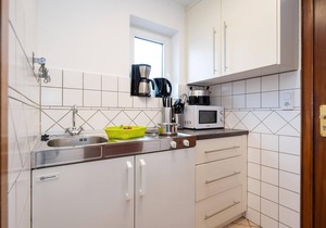 Simple, central apartment for 2 persons, incl. WLAN and TV, separate kitchen.