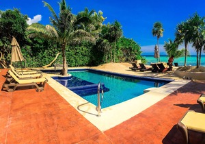Simply Akumal's Best! Luxury Beachfront Penthouse w/Infinity Pool, Rooftop...