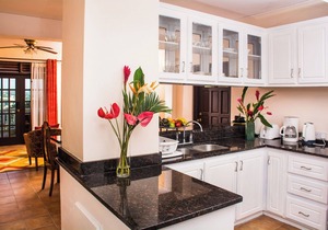 Simply Heavenly! Large Self Catered Two Bedroom Apartment With Huge Pool