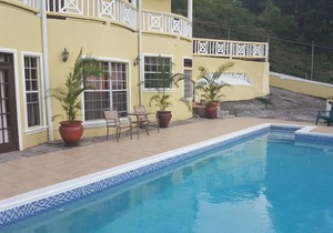 Simply Heavenly! Large Self Catered Two Bedroom Apartment With Huge Pool