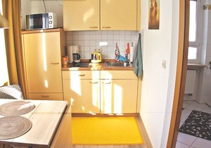 Single apartment with cheerful, harmonious colors