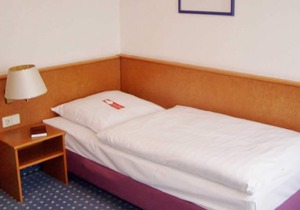 Single Room 2 - AKZENT Congresshotel Hoyerswerda