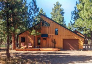 Sisters Tollgate Retreat with Hot Tub & WiFi