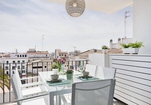 Sitges Spaces Oasis Penthouse - 3 Bedroom/2 Bath/Terrace/Pool- Sleeps 8 (6+2)