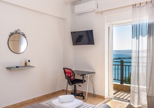 Sitia old port apartment - 3min walk to beach - AC - WIFI