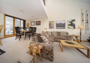 Sixth Floor Condo in Downtown Winter Park
