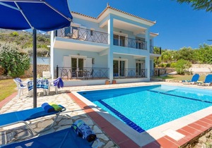 Skala Villa Blue: Large Private Pool, Walk to Beach, Sea Views, A/C, WiFi
