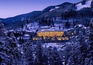 Ski-In 3 Bedroom Condo with Jacuzzi Tub & Balcony