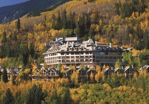Ski-In 3 Bedroom Condo with Jacuzzi Tub & Balcony
