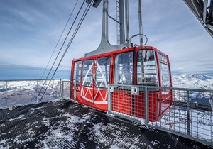 Ski-in/ski-out & foot of the slopes, 14th floor, view mountain, balcony, fireplace or stove, tv