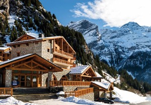 Ski-in/ski-out & foot of the slopes, fitness, swimming pool, terrace, balcony, tv, ski locker, 31m²