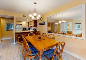 Ski-in/out condo with fireplace, hot tubs. pool, tennis & washer/dryer