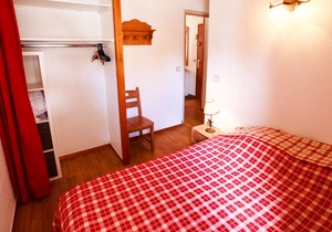 Ski in / out cosy 1 bed apartment on the snowfront seasonal let