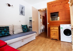 Ski in / out cosy 1 bed apartment on the snowfront seasonal let