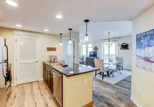 Ski In Out Luxury Condo 4474 I Huge Hot Tub I Great Views I Best Price I Discounted Attractions