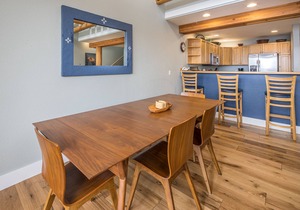 Ski-in/Out w/Private Hot Tub & Gorgeous Views - Saddle Ridge - Slopeside Retreat