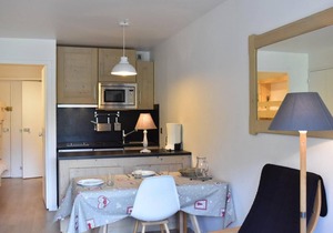Ski-in/ski-out & foot of the slopes, 4th floor, balcony, ski locker, 27m², Méribel