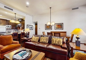 Ski-in/ski-out, ground-floor condo with fireplace, patio, shared pool/hot tub