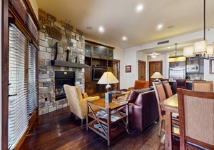 Ski-in/ski-out, ground-floor condo with fireplace, patio, shared pool/hot tub