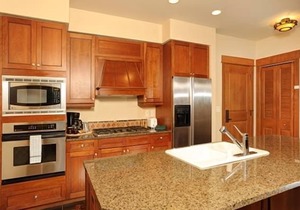 Ski-in/Ski-out Condo + Fireplace + Shared Hot Tub