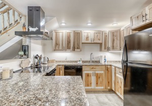 Ski-In/Ski-Out Condo w/Shared, Seasonal Pool, Fast WiFi, Gas Fireplace, & Loft