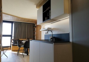 Ski-in/ski-out & foot of the slopes, 4th floor, view valley, balcony, tv, ski locker, 57m², Les Arcs