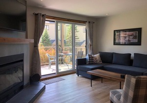 Ski-in/Ski-out Renovated Condo Mont-Tremblant