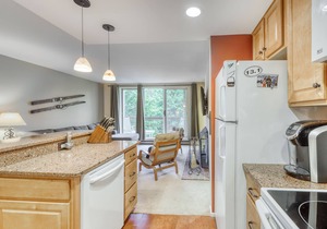 Ski-In/Ski-Out Second-Floor Condo w/Free WiFi, Mountain Views, & a Shared Pool