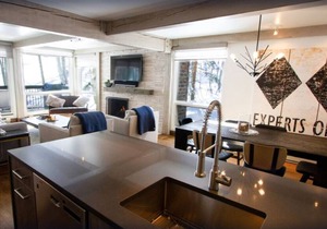 Ski-In, Ski-Out Snowmass Village 3 Bedroom - Hot Tub, Free Airport Transfers!
