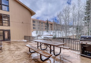 Ski-In/Ski-Out Studio w/ Free WiFi, Shared Indoor Pool, Sauna, & Fitness Room