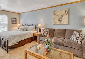 Ski-In/Ski-Out Studio w/ Free WiFi, Shared Indoor Pool, Sauna, & Fitness Room