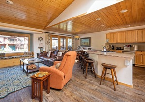 ☼ Ski Resort Views From Deck | Slopeside 202 | Private Hot Tub