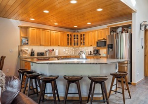 ☼ Ski Resort Views From Deck | Slopeside 202 | Private Hot Tub