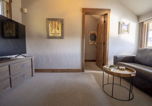 Skiwatch 432 - True Ski-In/Ski-Out Penthouse Unit Overlooks Base Of Peak 8