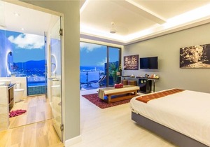 Sky Suites with Balcony (008)