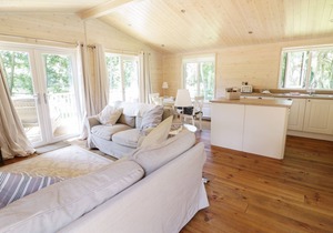 SKYLARK, family friendly, luxury holiday cottage in Ross-On-Wye