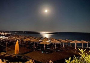 Skyros Beachfront Studio-A step away from the beach