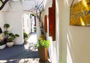 Skyros Beachfront Studio-A step away from the beach