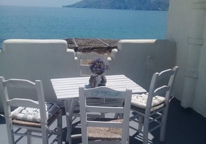 Skyros Beachfront Studio-On the sandy beach