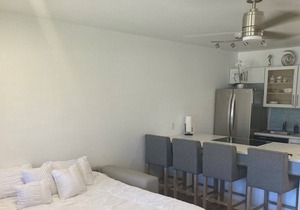 SLEEK AND TRENDY - Efficiency Condo in Popular Marco Island Complex