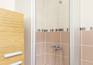 Sleek Flat w Balcony 8 min to Coast on Bagdat Ave