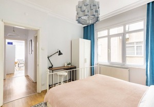 Sleek Flat w Balcony 8 min to Coast on Bagdat Ave