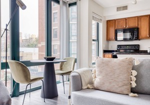 Sleek Logan Circle 1BR w/W/D, Gym & Pool, walk to Metro, by Blueground