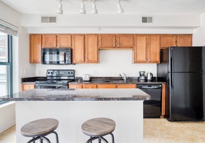 Sleek Logan Circle 1BR w/W/D, Gym & Pool, walk to Metro, by Blueground