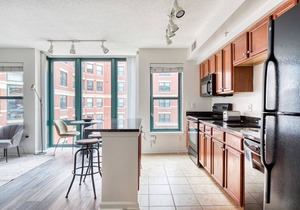 Sleek Logan Circle 1BR w/W/D, Gym & Pool, walk to Metro, by Blueground