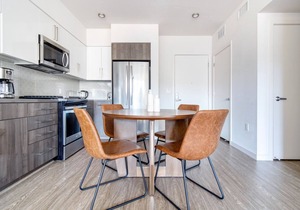 Sleek Milpitas 1BR w/Gym, Pool, walk to BART + Great Mall, by Blueground
