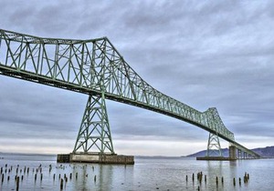 Sleek Riverfront Condo on Pier in Downtown Astoria